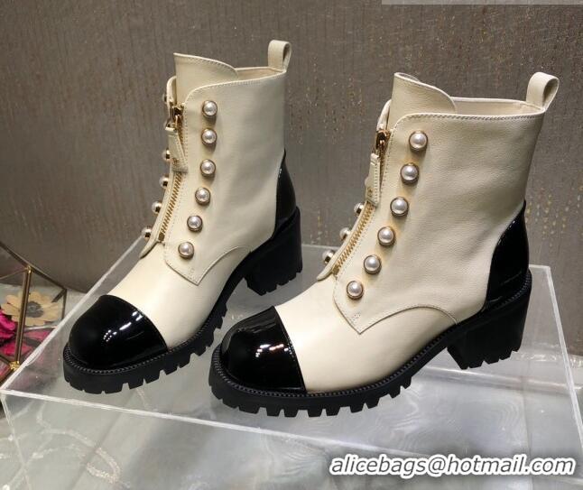 Best Product Chanel Calfskin Ankle Boots with Pearls and Zip White 819076