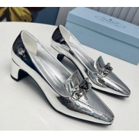 Good Looking Prada Patent Leather Pointed Pumps 4.5cm with Logo Chain Silver 821097