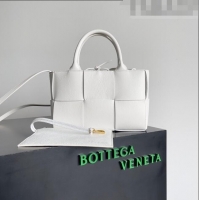 Inexpensive Bottega Veneta Mini Arco Tote Bag in Grained Leather 709337 White 2023