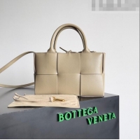 Discount Bottega Veneta Mini Arco Tote Bag in Grained Leather 709337 Beige 2023