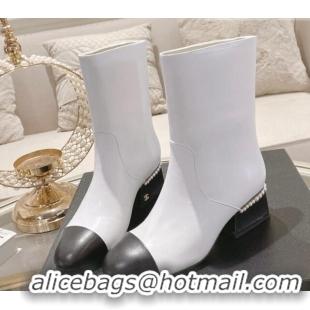 Pretty Style Chanel Lambskin Heel Ankle Boots 4.5cm with Pearls White 828017