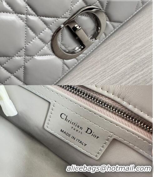 Buy Fashionable Dior Medium Caro Chain Bag in Quilted Macrocannage Calfskin M9242 Grey 2023