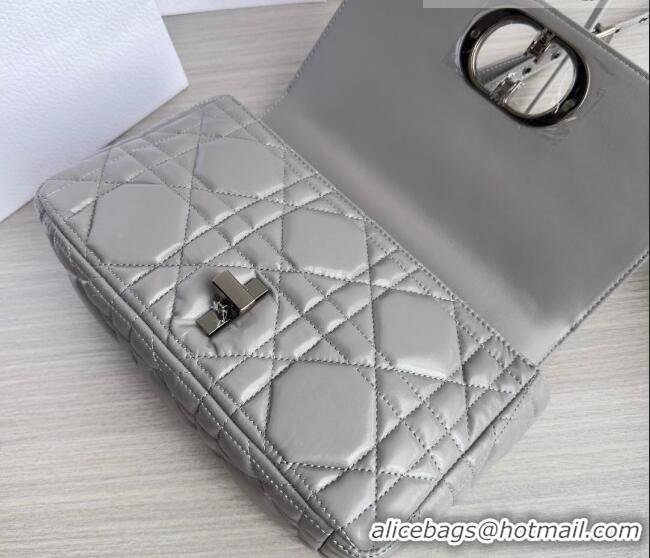 Buy Fashionable Dior Medium Caro Chain Bag in Quilted Macrocannage Calfskin M9242 Grey 2023