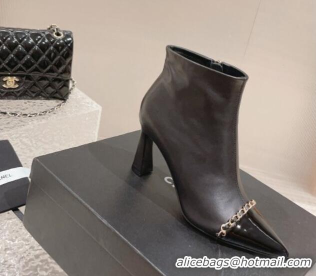 Luxurious Chanel Calfskin Heel Ankle Boots with Chain Black 925018