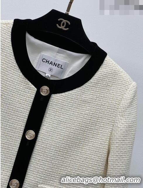 ​Well Crafted Chanel Short Tweed Jacket CH102637 Beige 2023