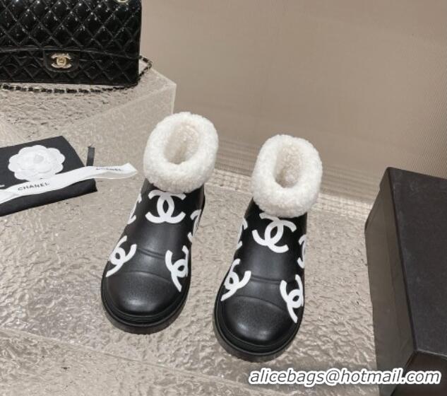 Luxurious Chanel Wool and CC Rubber Rain Boots Black/White 1025093