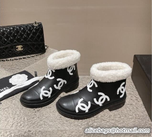 Luxurious Chanel Wool and CC Rubber Rain Boots Black/White 1025093