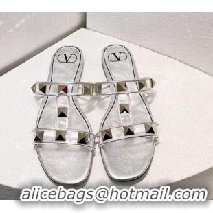 Pretty Style Valentino Roman Stud Flat Slide Sandals in Leather and PVC Silver 027101