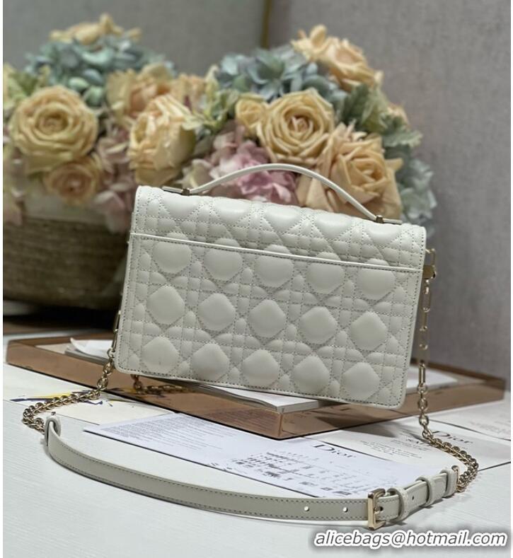 Reasonable Price MISS DIOR TOP HANDLE BAG Latte Cannage Lambskin M0997ONG White