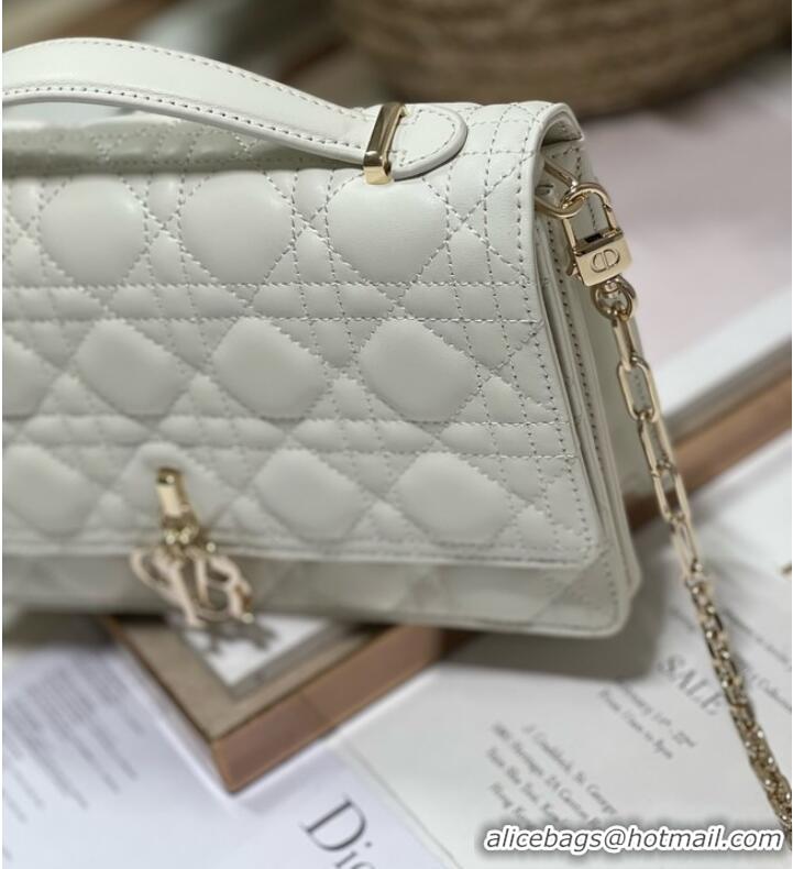 Reasonable Price MISS DIOR TOP HANDLE BAG Latte Cannage Lambskin M0997ONG White