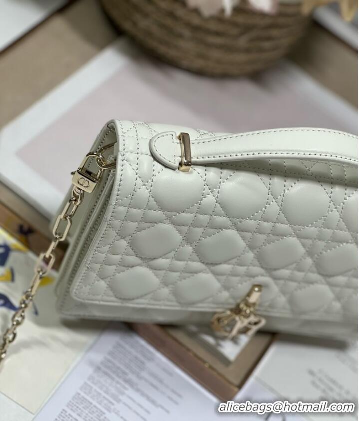 Reasonable Price MISS DIOR TOP HANDLE BAG Latte Cannage Lambskin M0997ONG White