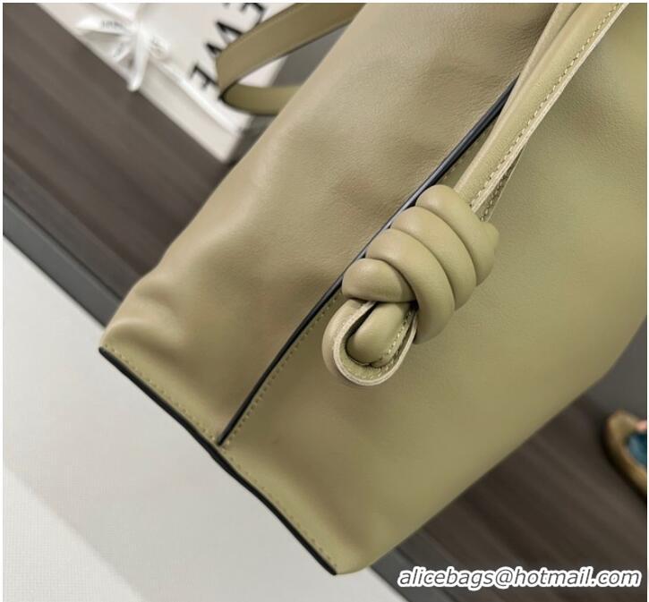 Famous Brand Loewe Original Leather Shoulder bag 062350 Light Green