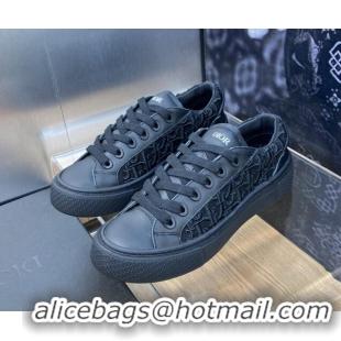 Stylish Dior B33 Low-top Sneakers in Black Smooth Calfskin and Oblique Raised Embroidery 103088