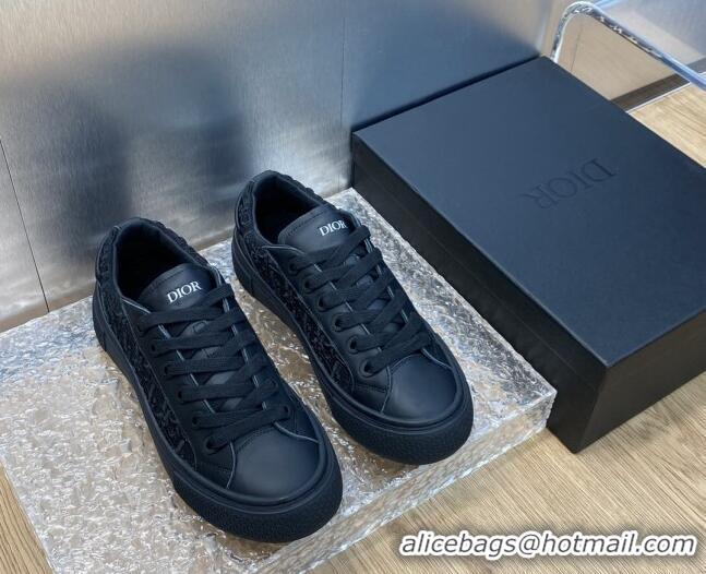 Stylish Dior B33 Low-top Sneakers in Black Smooth Calfskin and Oblique Raised Embroidery 103088