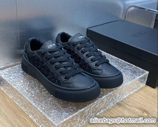 Stylish Dior B33 Low-top Sneakers in Black Smooth Calfskin and Oblique Raised Embroidery 103088