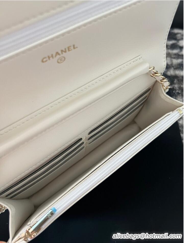 Promotional Chanel CLASSIC WALLET ON CHAIN AP0250 White