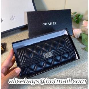 Famous Brand Chanel Boy Matelasse Long Wallet Black Sheepskin CHA5263 Silver