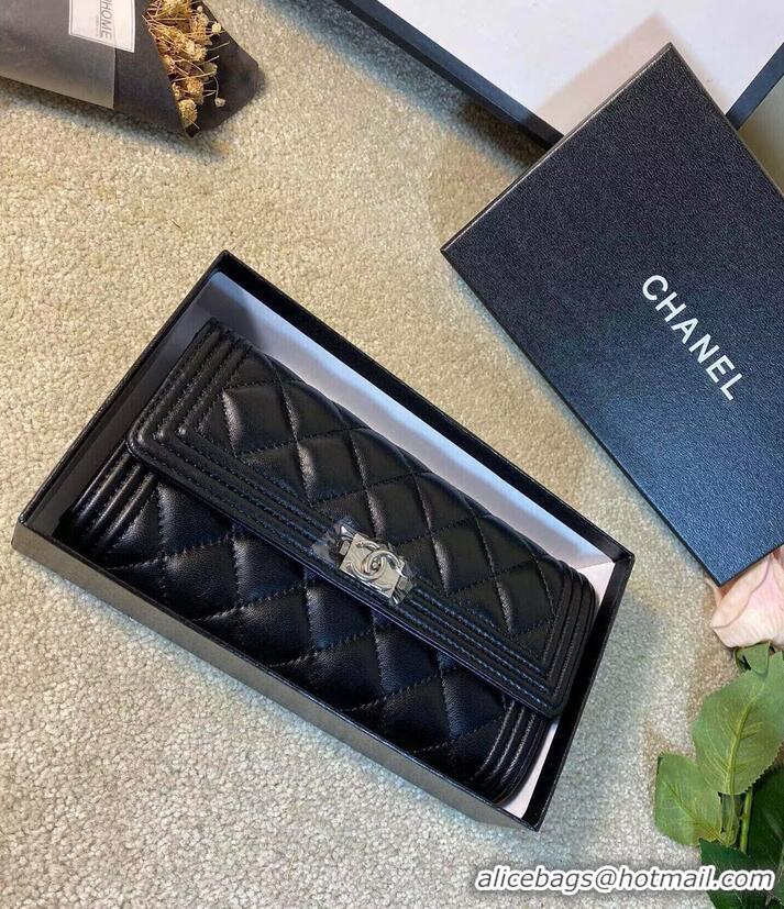 Famous Brand Chanel Boy Matelasse Long Wallet Black Sheepskin CHA5263 Silver