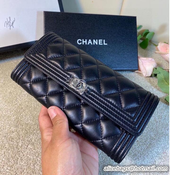 Famous Brand Chanel Boy Matelasse Long Wallet Black Sheepskin CHA5263 Silver