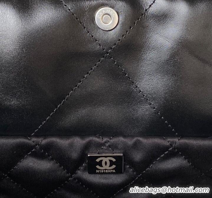 Famous Brand CHANEL 22 HANDBAG Calfskin & Guns-Tone Metal AS3261 Black