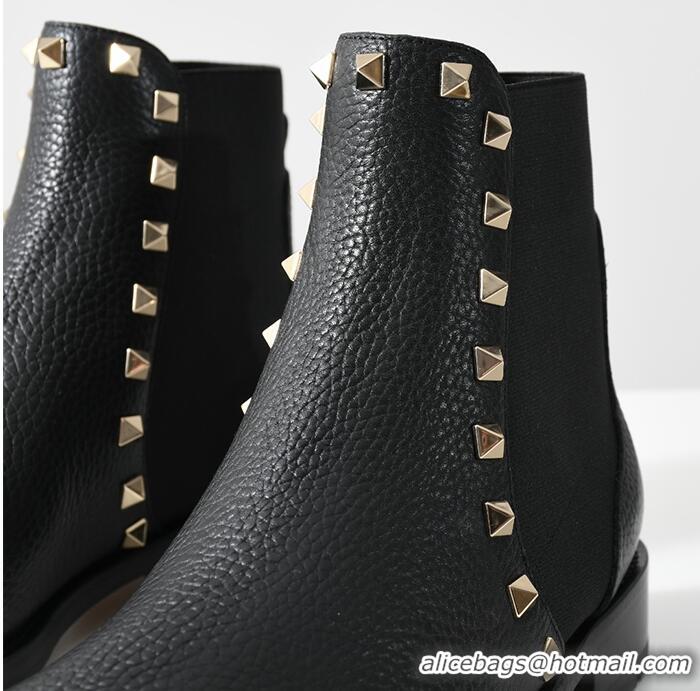 ​Well Crafted Valentino Garavani Rockstud Beatle Chelsea Ankle Boot VA6710 Black