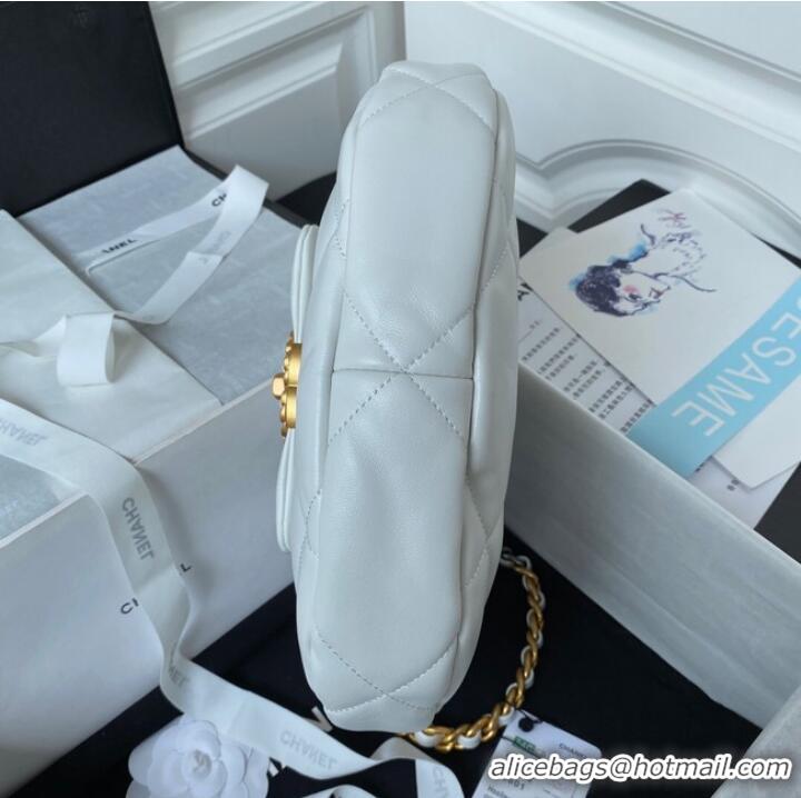 Well Crafted Chanel SMALL MESSENGER BAG AS4638 White