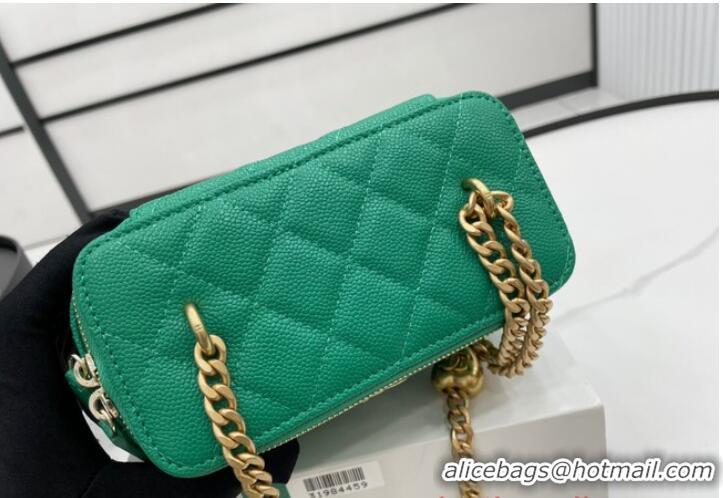 Pretty Style Chanel CLUTCH WITH CHAIN A68130 Green