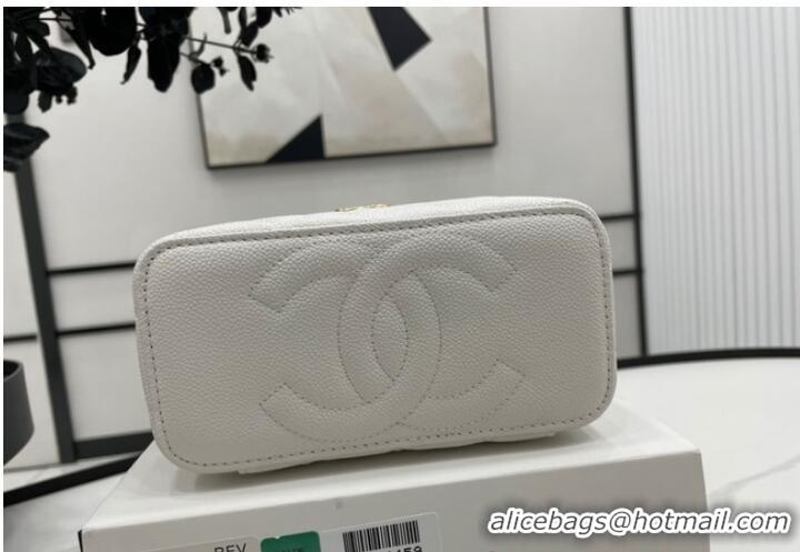 Buy Inexpensive Chanel CLUTCH WITH CHAIN A68130 White