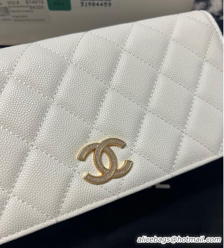 Inexpensive Chanel CLUTCH WITH CHAIN Gold-Tone Metal AP3499 White