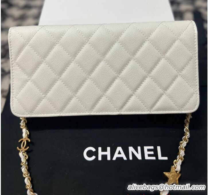 Inexpensive Chanel CLUTCH WITH CHAIN Gold-Tone Metal AP3499 White