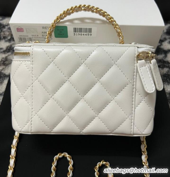 Famous Brand CHANEL CLUTCH WITH CHAIN AP3747 white