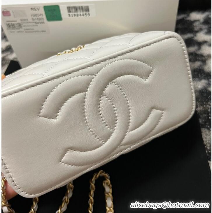 Famous Brand CHANEL CLUTCH WITH CHAIN AP3747 white