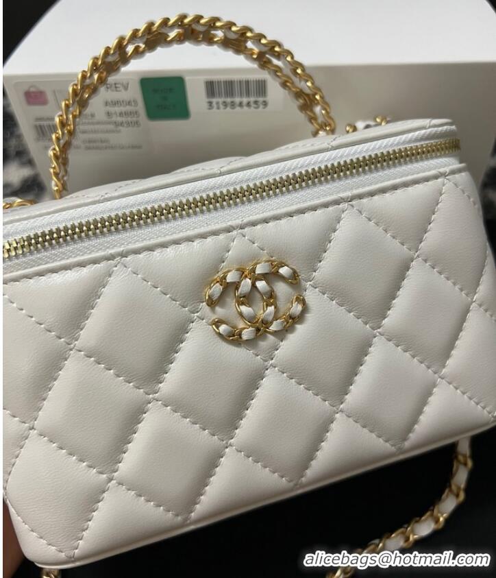 Famous Brand CHANEL CLUTCH WITH CHAIN AP3747 white