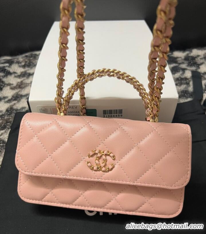 Shop Promotional CHANEL FLAP PHONE HOLDER WITH CHAIN AP3575 pink