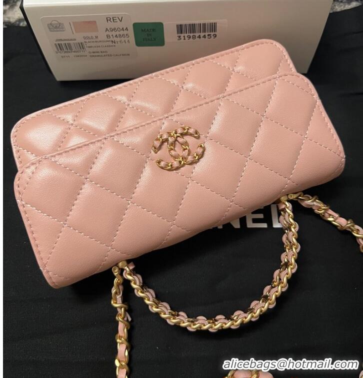 Shop Promotional CHANEL FLAP PHONE HOLDER WITH CHAIN AP3575 pink