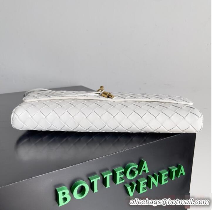 Well Crafted Bottega Veneta Long Clutch Andiamo With Handle 741511 White