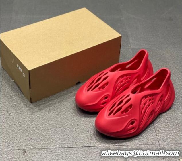 Discount Fashion adidas Yeezy Foam RNNR Rubber Sneakers Red 821134