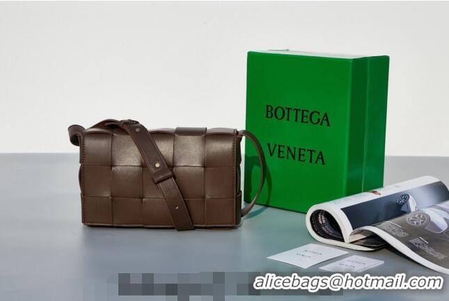 Pretty Style Bottega Veneta Cassette Crossbody Bag in Intrecciato Leather 578004 Dark Brown 2023