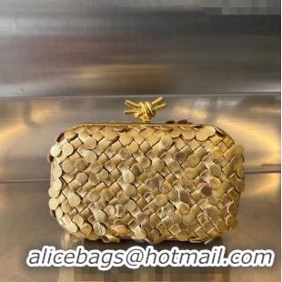 Super Quality Bottega Veneta Knot Clutch Bag in Intrecciato Lamina Leather 717622 All Gold 2023