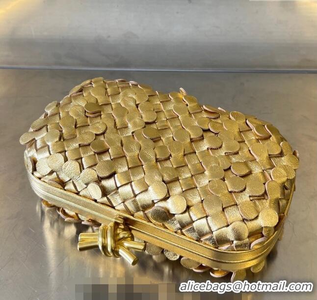 Super Quality Bottega Veneta Knot Clutch Bag in Intrecciato Lamina Leather 717622 All Gold 2023