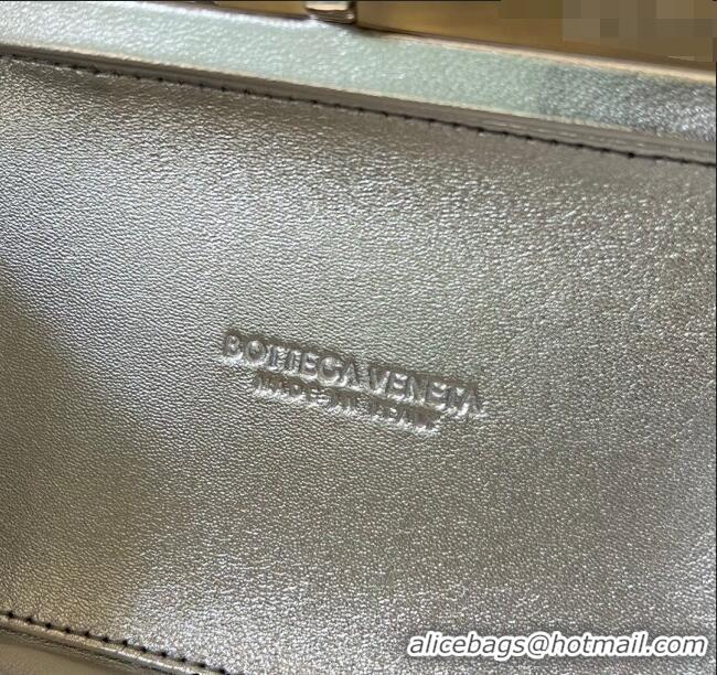 Super Quality Bottega Veneta Knot Clutch Bag in Intrecciato Lamina Leather 717622 All Silver 2023