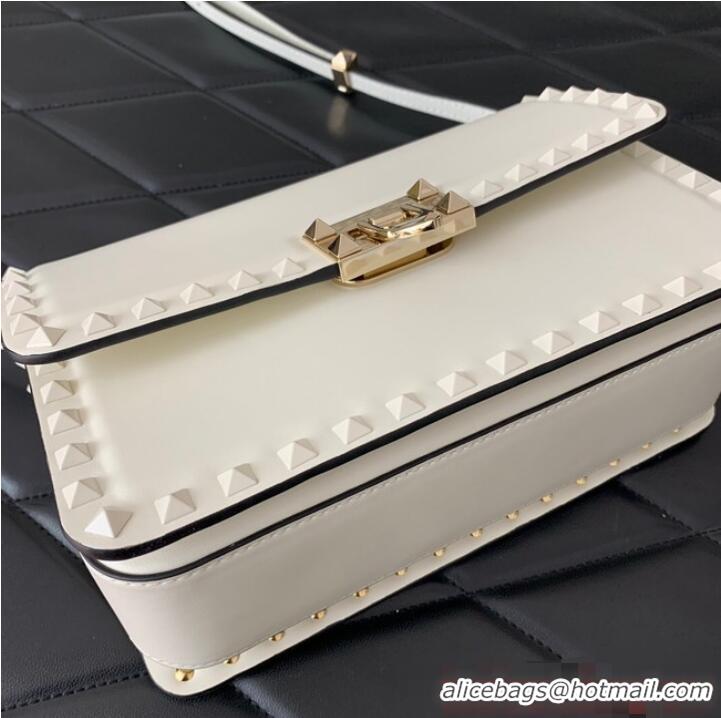 Top Quality VALENTINO GARAVANI ROCKSTUD23 calfskin bag AZS098 White