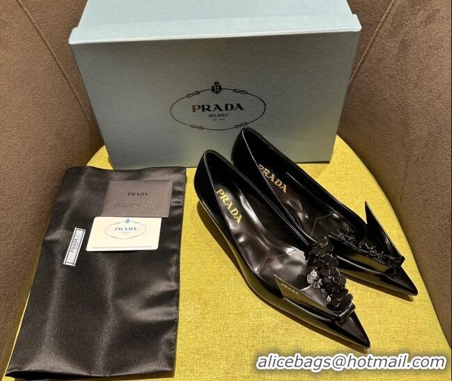 Sumptuous Prada Brushed leather pumps 4.5cm with floral appliques Black 202045