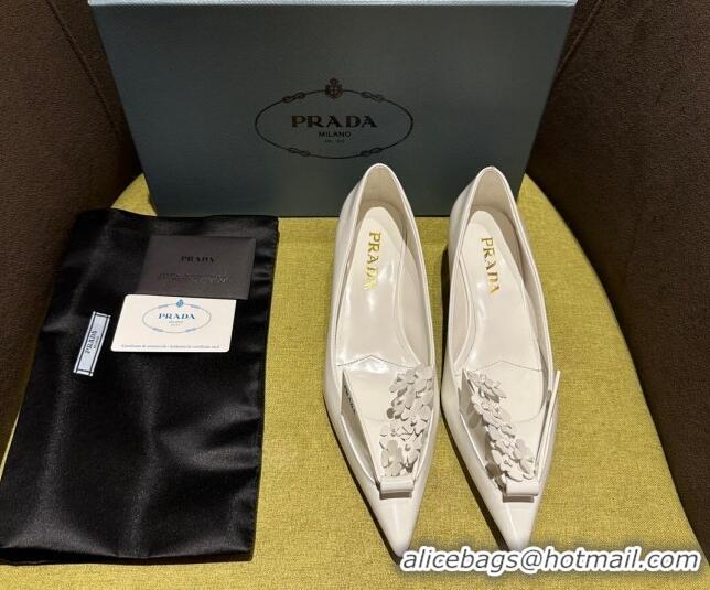 Sophisticated Prada Brushed leather pumps 4.5cm with floral appliques White 202046