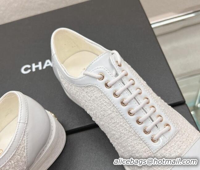 Luxurious Chanel Tweed & Patent Leather Lace-ups Shoes White 120035