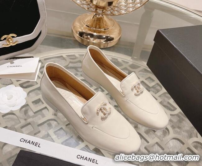 Stylish Chanel Lambskin Loafers with Pearls CC White 201034