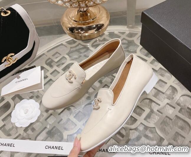 Stylish Chanel Lambskin Loafers with Pearls CC White 201034