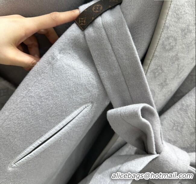 Most Popular Louis Vuitton FLIGHT MODE Reversible Signature Hooded Wrap Coat 1AC02P Grey 2023