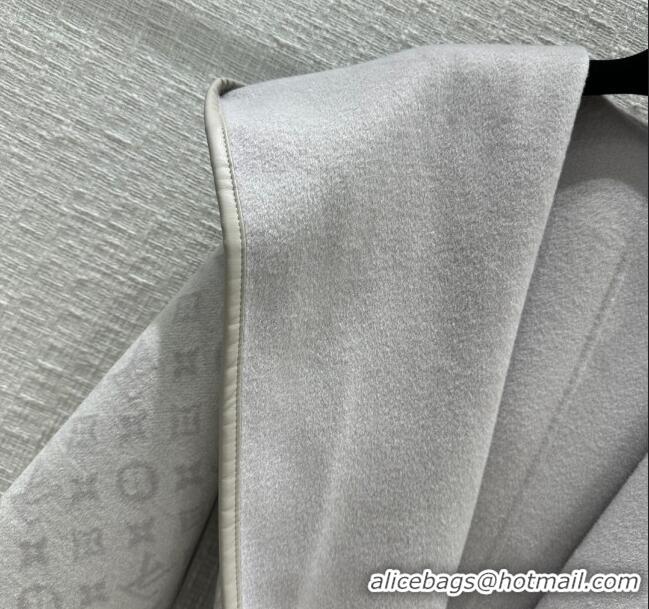 Most Popular Louis Vuitton FLIGHT MODE Reversible Signature Hooded Wrap Coat 1AC02P Grey 2023