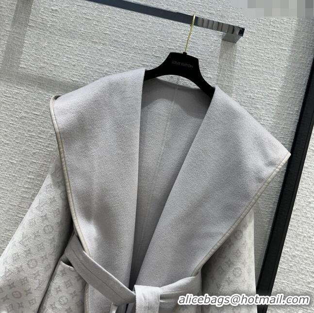 Most Popular Louis Vuitton FLIGHT MODE Reversible Signature Hooded Wrap Coat 1AC02P Grey 2023